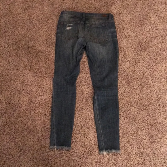 Sneak Peak Jeans - Picture 2 of 3